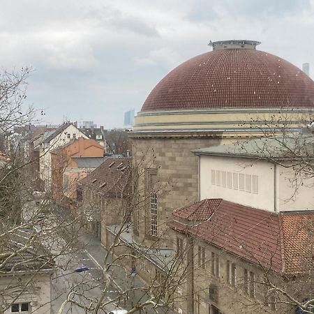 Ueber Den Daechern Von Offenbach Exterior photo